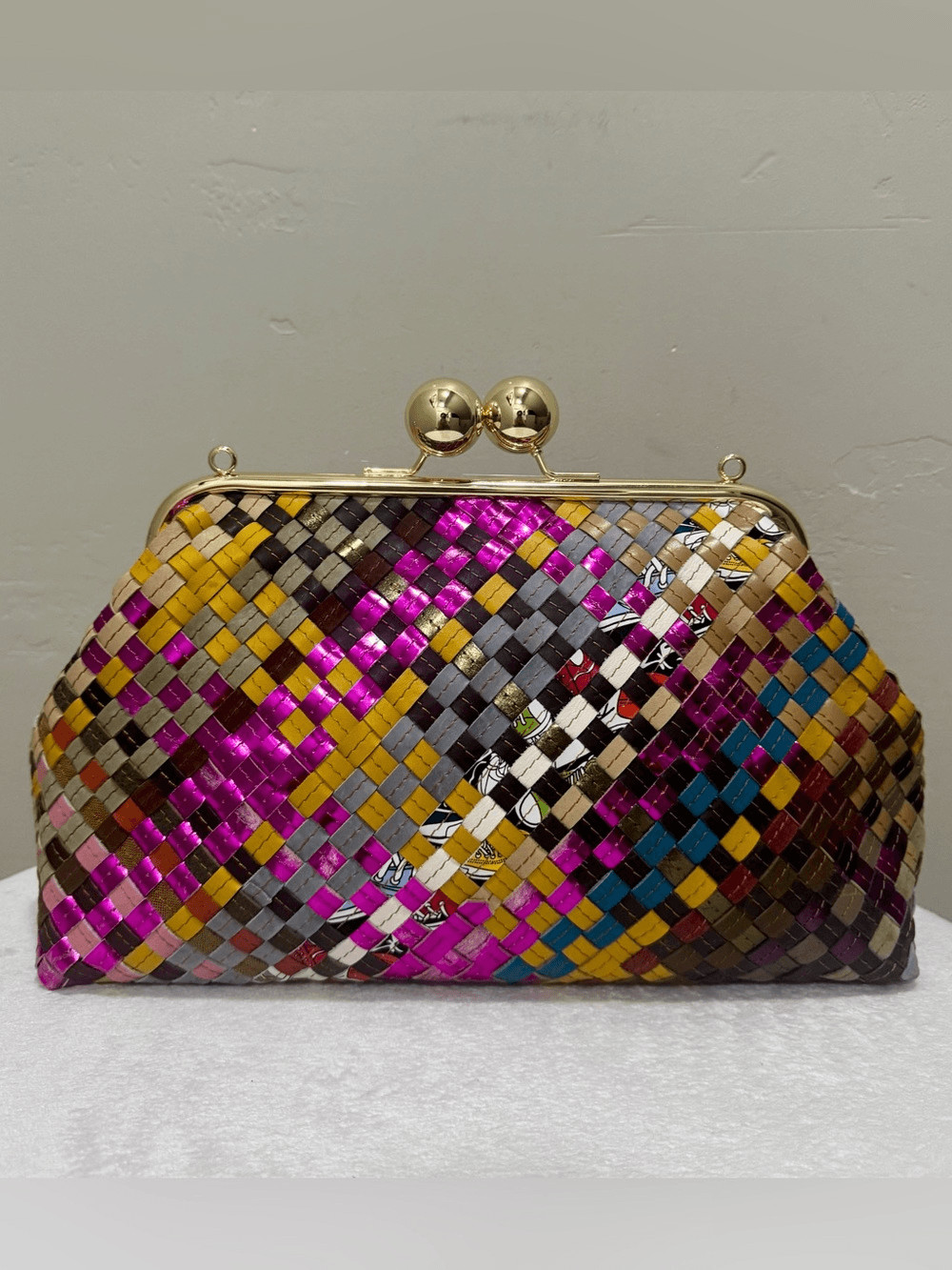 Handmade & Handwoven Leather Retro Style Rare Large Ball kisslock Frame Bag