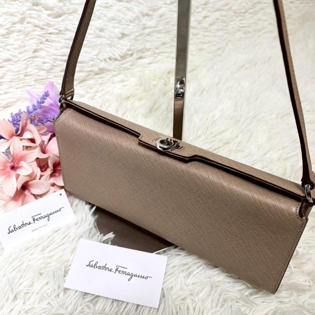 Salvatore Ferragamo Gancini Leather Shoulder Bag Beige Vintage Y2K Pouch Japan