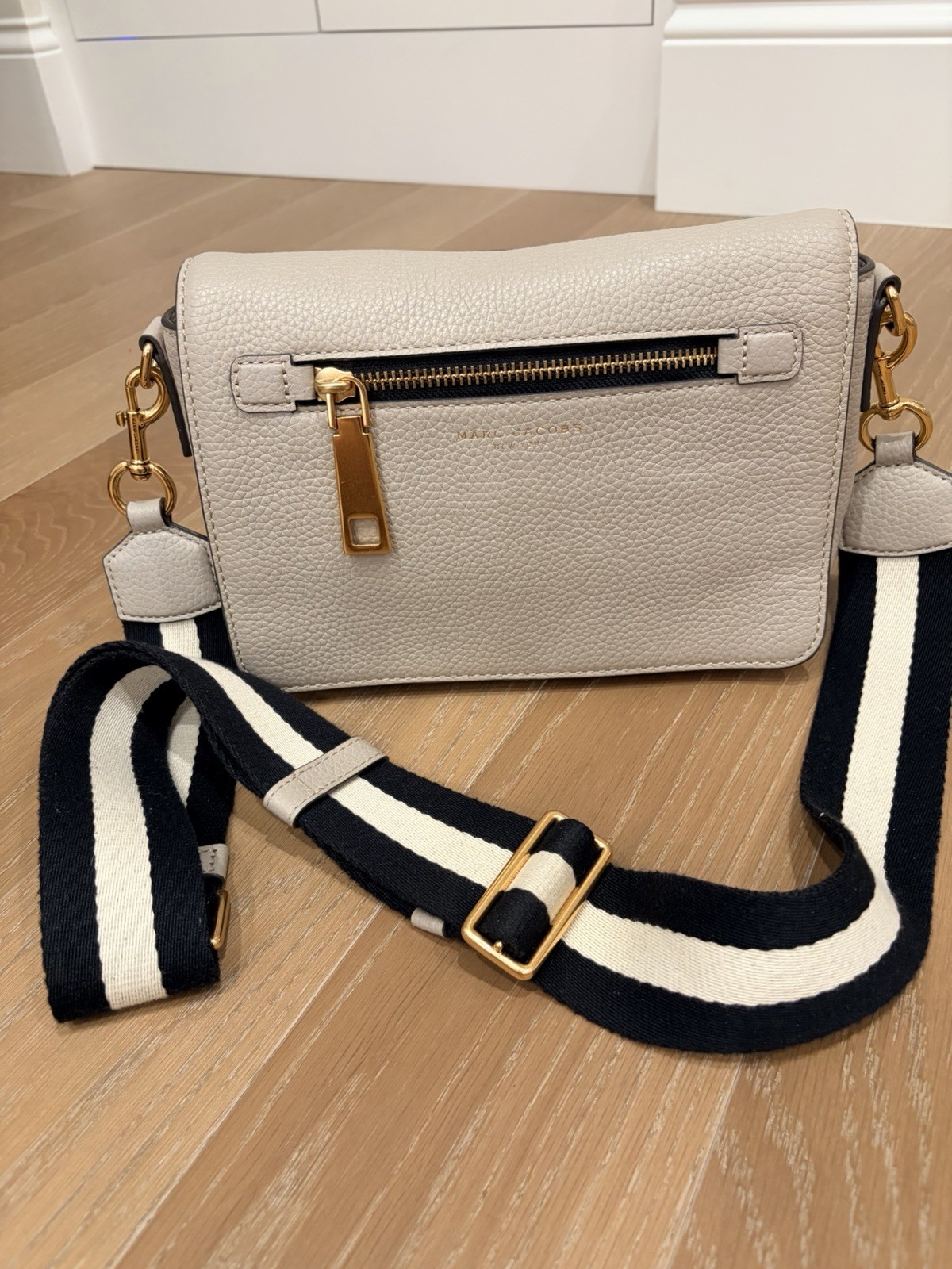 Marc Jacobs Beige Handbag w/ Black & Ivory Canvas Strap Gold Hardware Crossbody