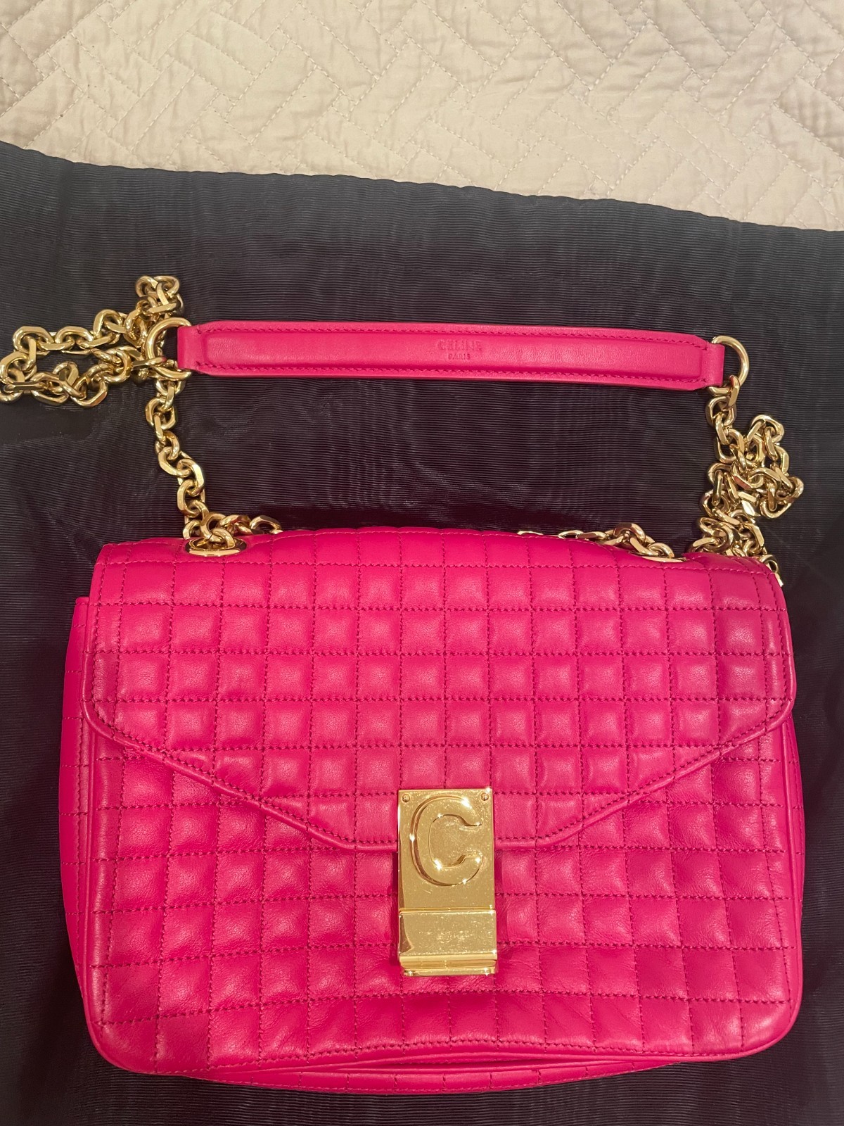 Celine C Medium bag in quilted calfskin. Pink color.