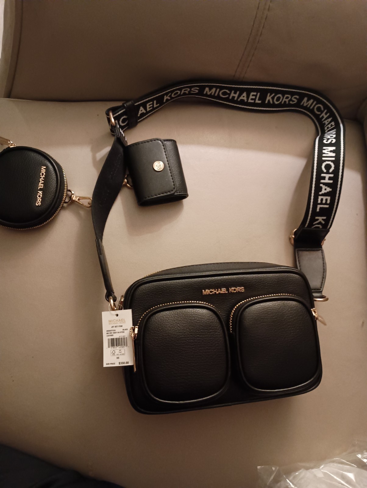 Michael Kors Jet Set Medium Black Leather Pocket Crossbody Multi-Pocket Bag