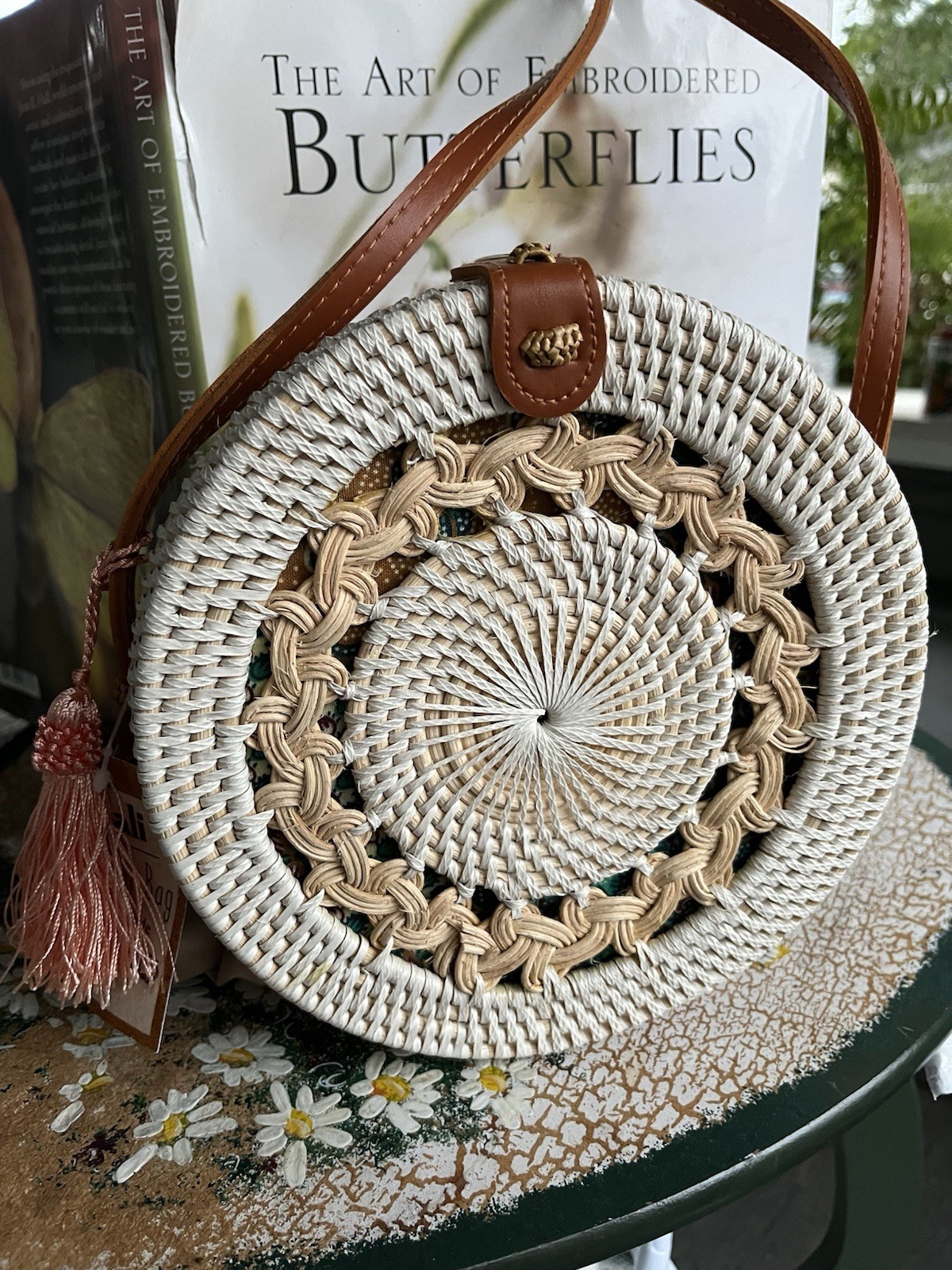 NWT ORIGINAL HANDMADE NATIVE RATTAN CIRCLE BAG FROM BALI INDONESIA, PURSE TASSLE