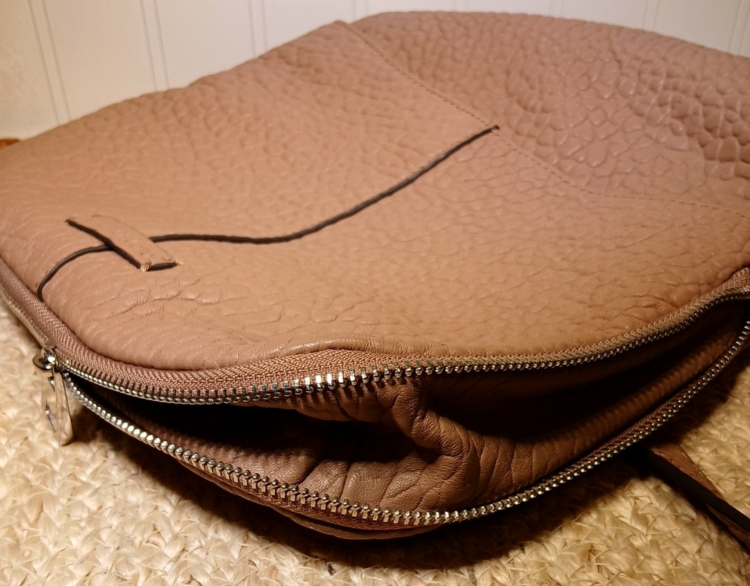 Vince Camuto Genuine Leather, Crossbody Shoulder Bag/Color: Cashmere