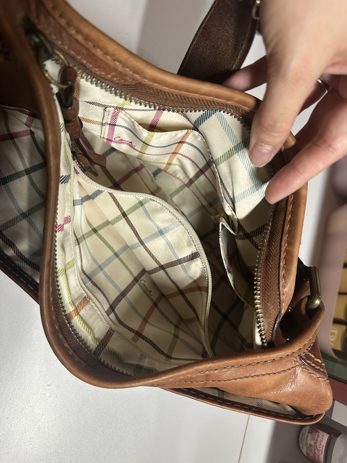 Coach Women’s Brown Zip Shoulder Bag Plaid Lined Inner Pockets Brass Buckle