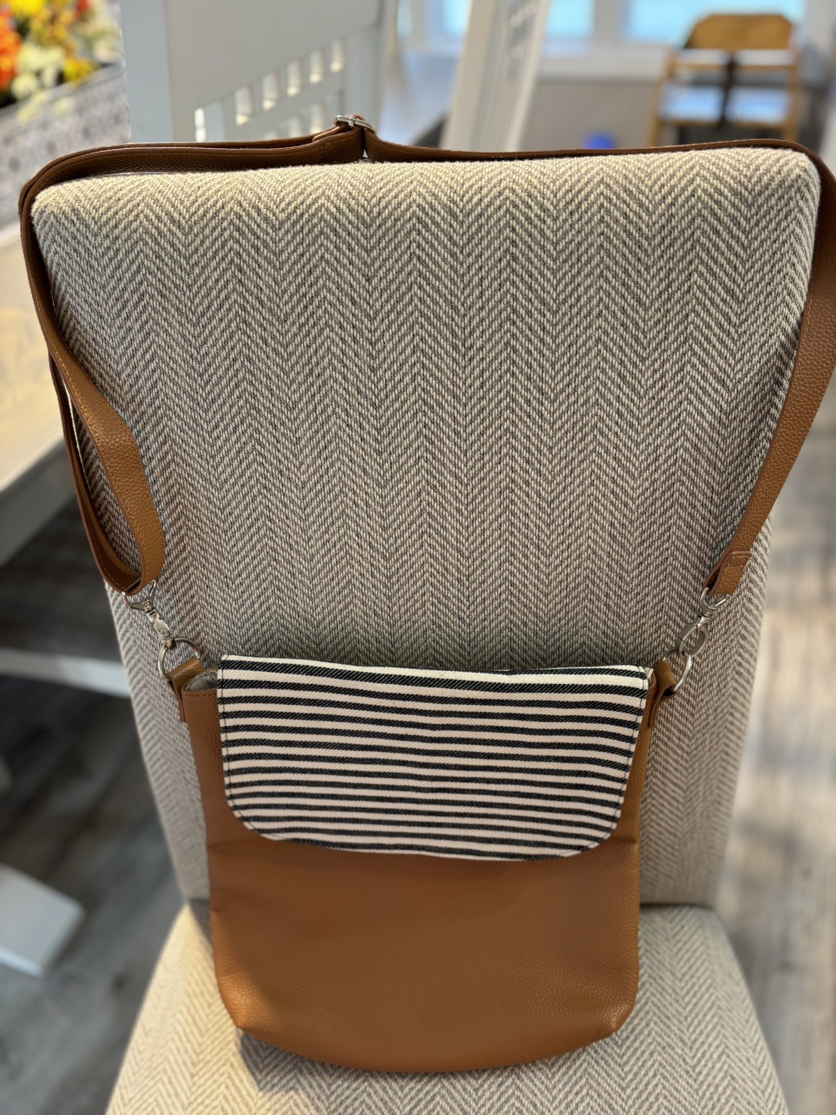Studio Thirty One Modern Purse with 2 Interchangeable Flaps Pebbled Brown