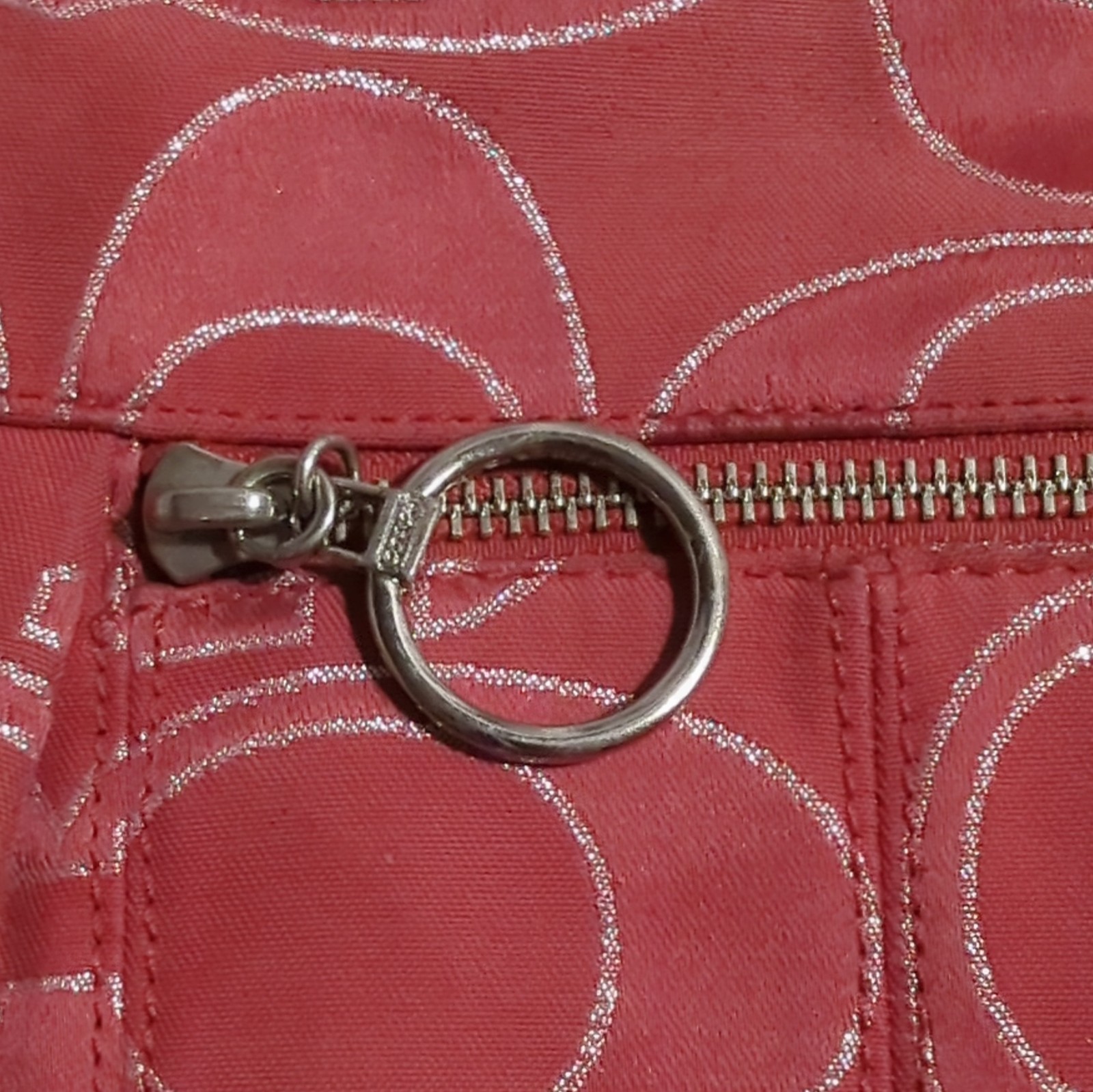 Coach Poppy Pink Signature Logo Medium Shoulder Bag Zip. Doesn’t W Come Dust Bag