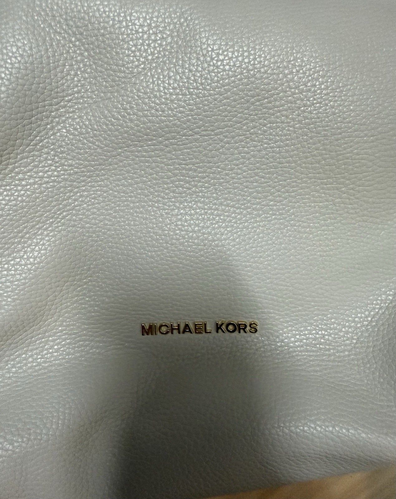 Michael Kors White Pebbled Shoulder Bag Gold Hardware Zip/Magnetic Double Handle