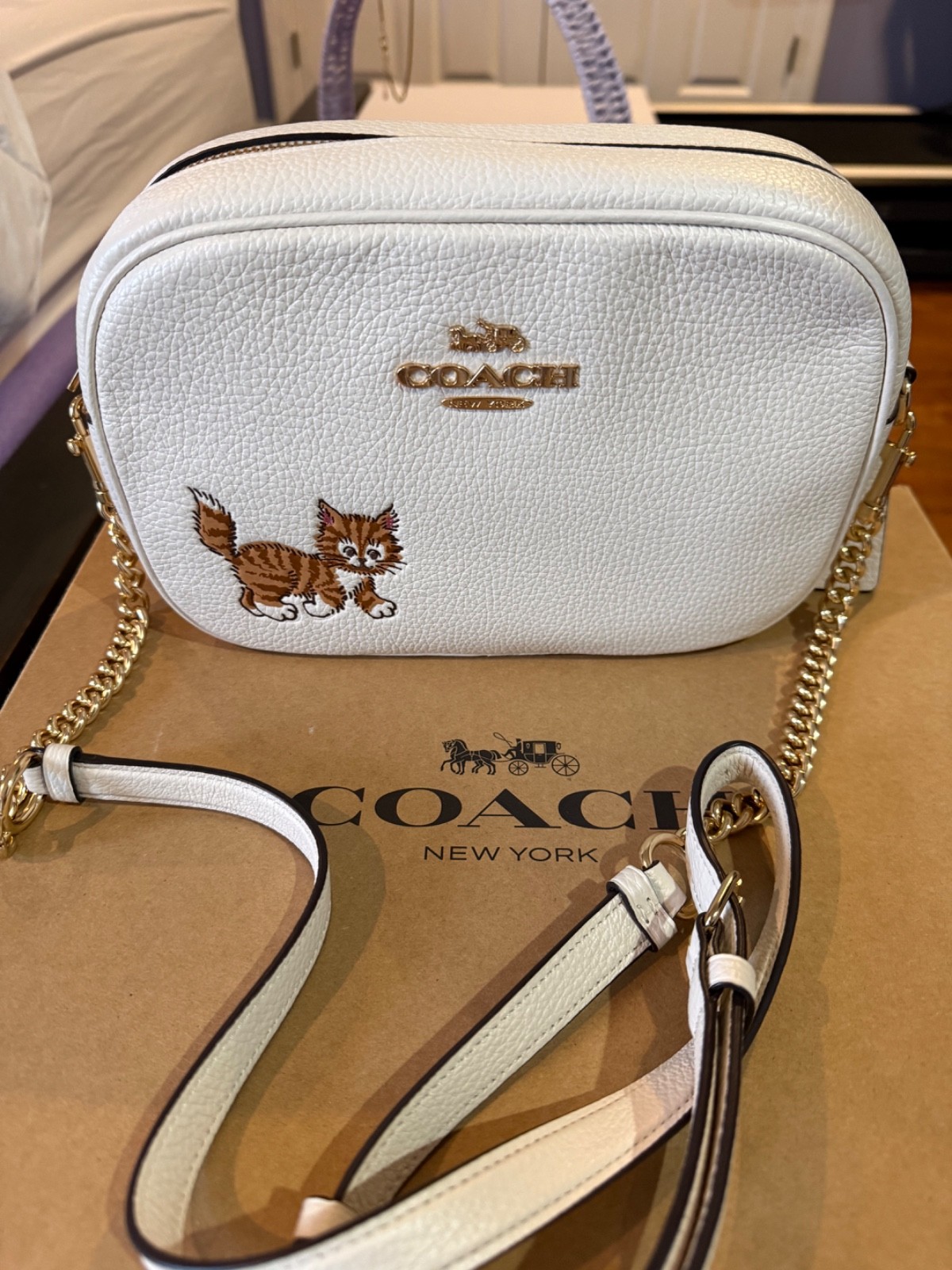 Authentic COACH White Camera Bag Dancing Kitten 11x8in Leather Shoulder Bag