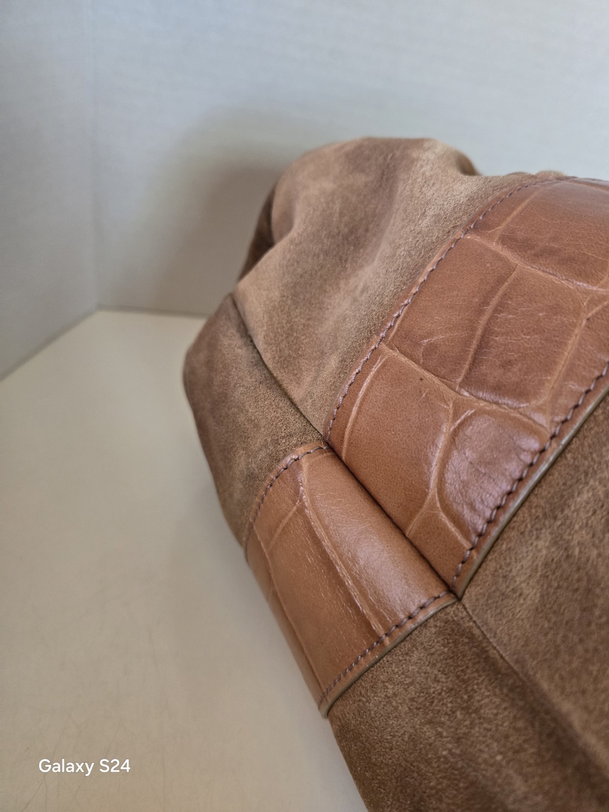 Vintage AUTHENTIC FURLA Tan/ Beige Suede And Crocodile Embossed Leather Hobo/…