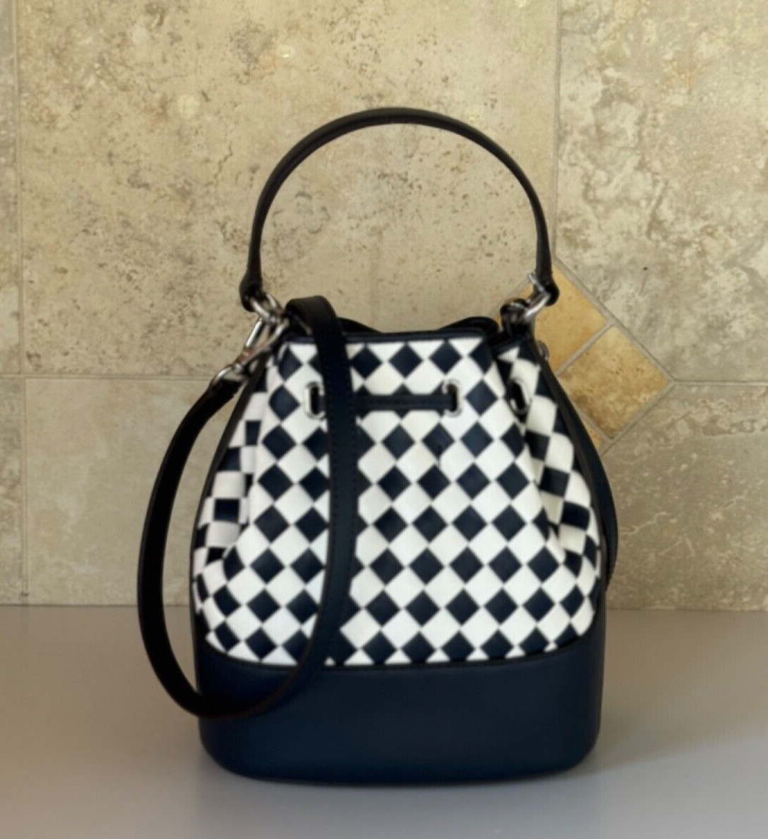 MICHAEL KORS REED MD BELTED TH BUCKET SHOULDER MESSENGER BAG WOVEN NAVY MULTI
