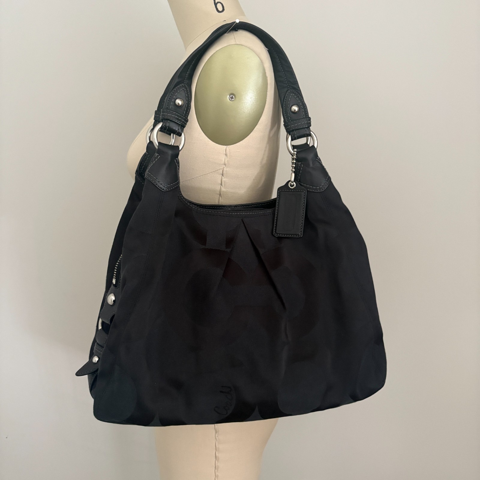 COACH Madison Op Art Sateen Maggie Shoulder Bag Black Preppy Y2K Downtown Chic