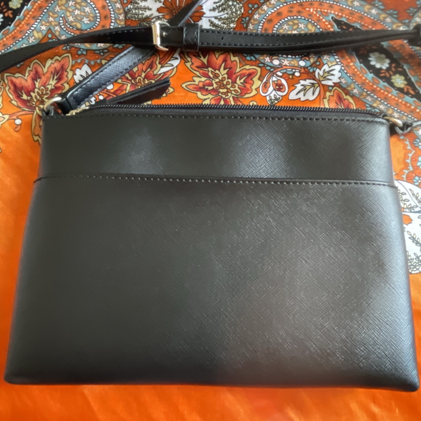 DKNY Black crossbody bag with adjustable strap 100%PVC