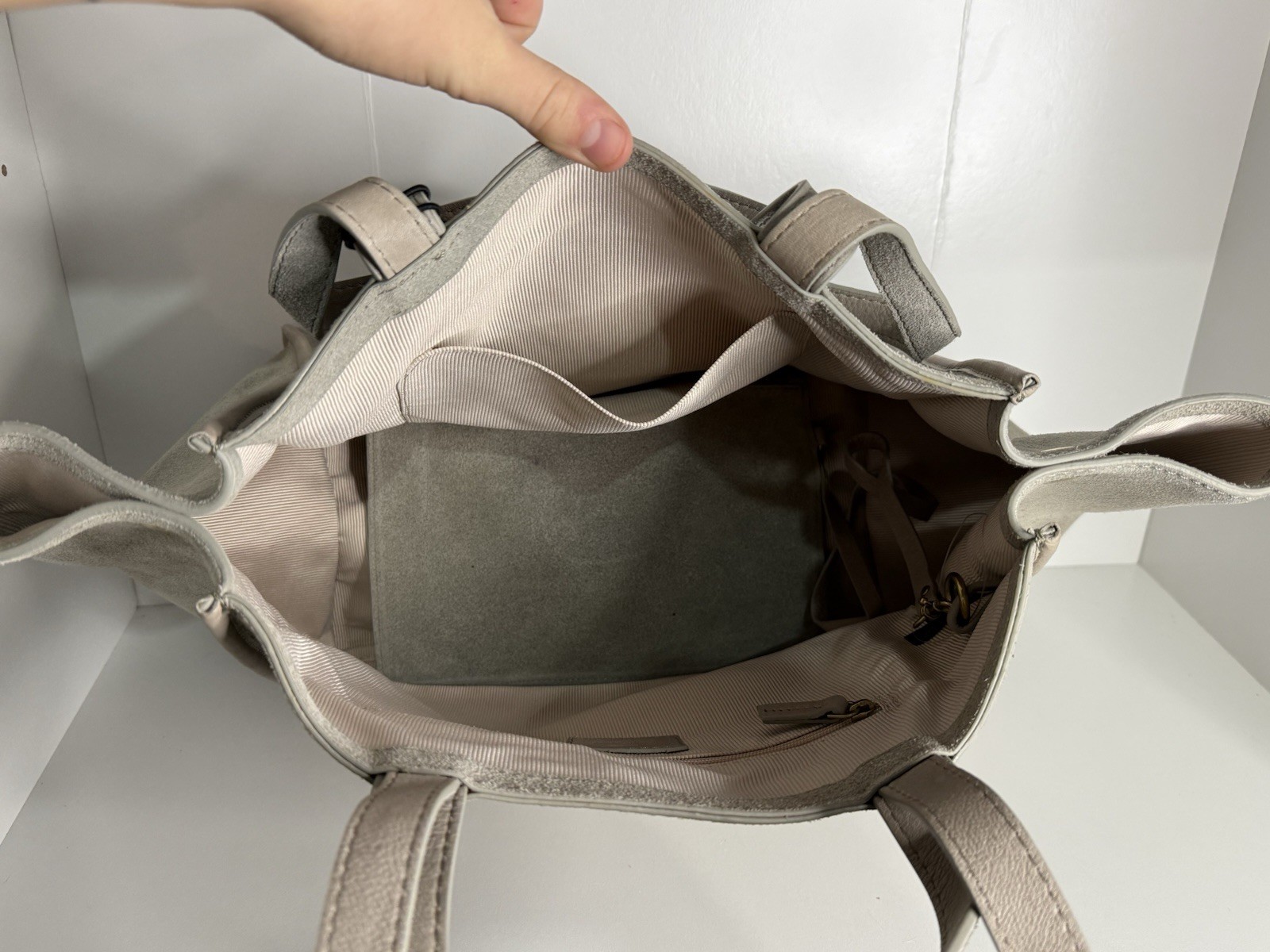Margot New York Gray Double Handle Tote Zip/Snap, Inner Pockets, Lined, Pouch