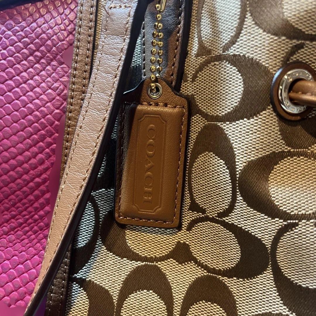 item COACH F29863 signature bag 10a