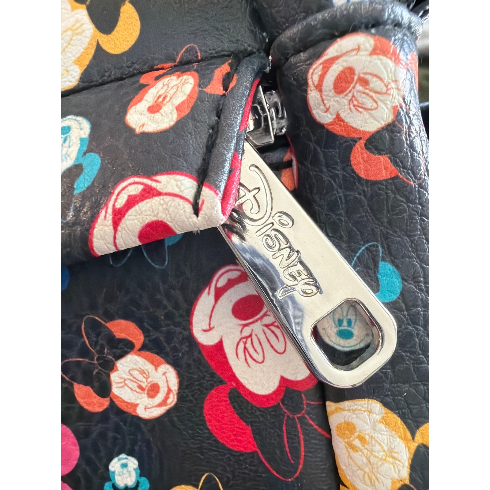 Buckle-Down Disney Minnie Mouse crossbody shoulder bag