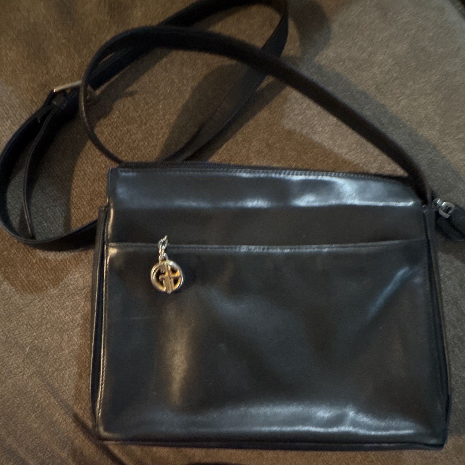 Giani Bernini Black Medium Shoulder Bag Zip Closure Charm Pockets Gold Hardware