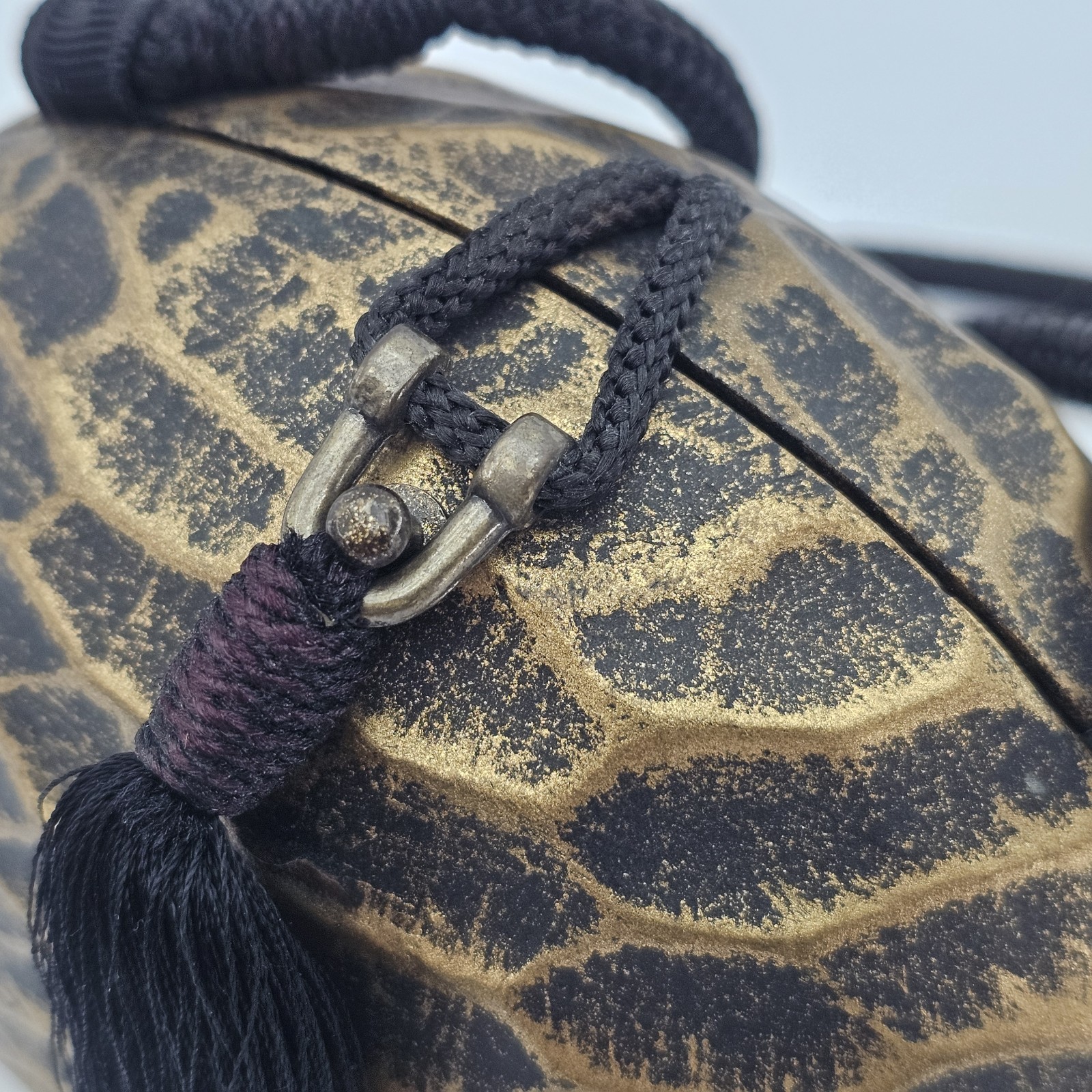 TIMMY WOODS Wooden Dimpled Black & Gold Hinged Clutch Cross Body Bag Tassel
