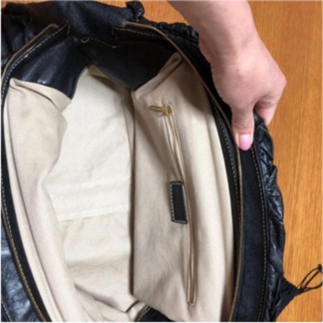Dolce & Gabbana 380,000 Frillback A luxurious design that can be used daily and