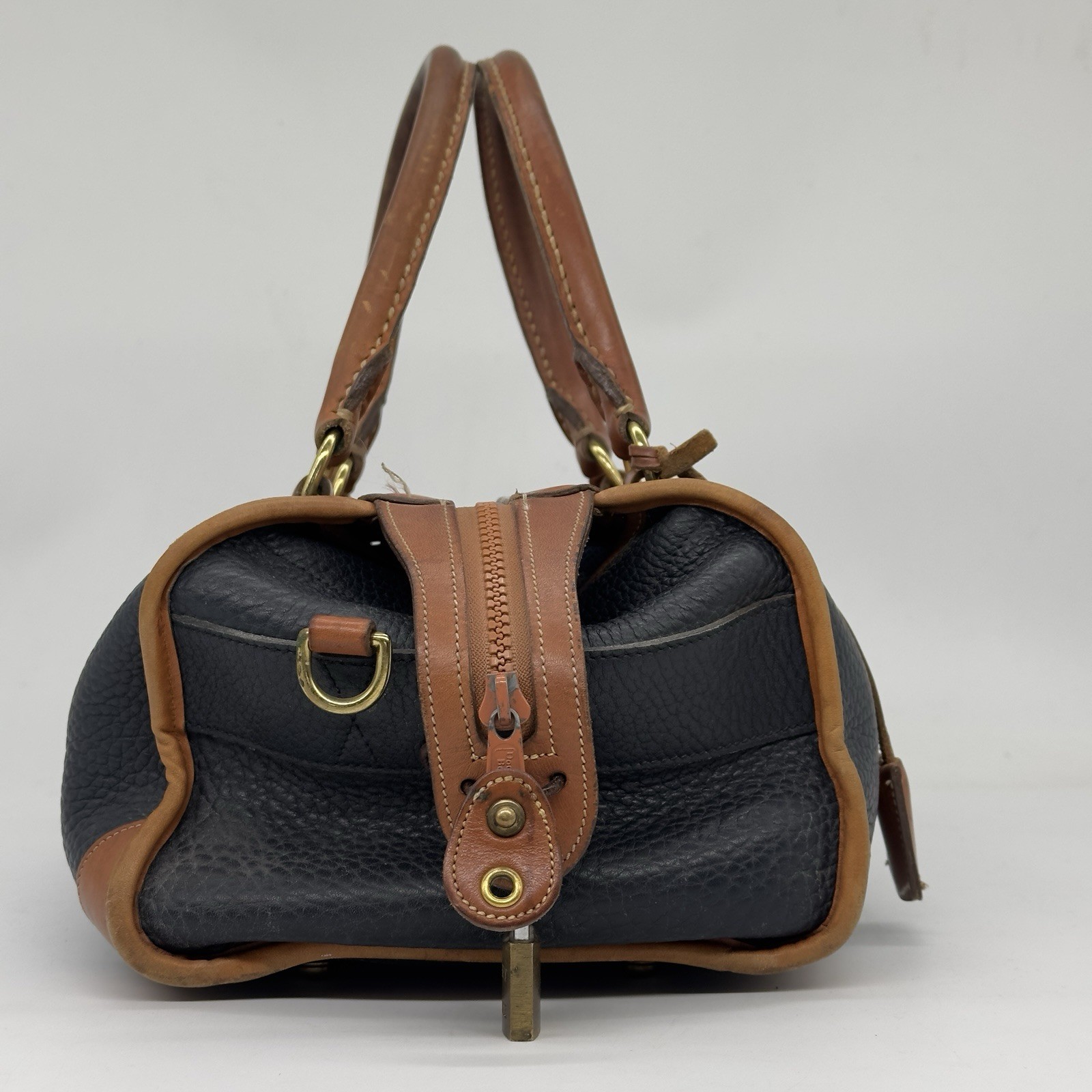 Vtg Dooney & Bourke Gladstone Satchel Black Tan Leather Lock Bag Heritage