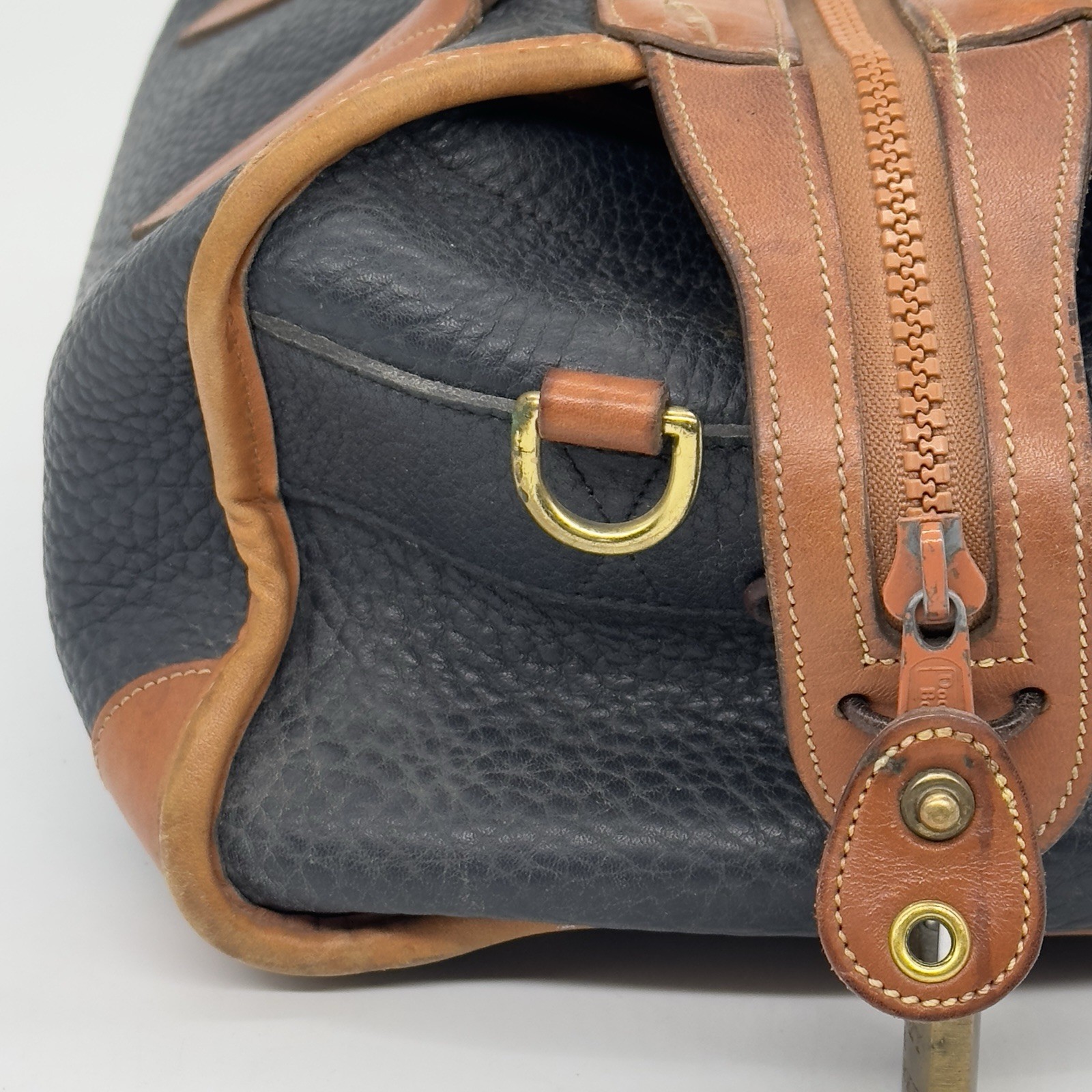 Vtg Dooney & Bourke Gladstone Satchel Black Tan Leather Lock Bag Heritage