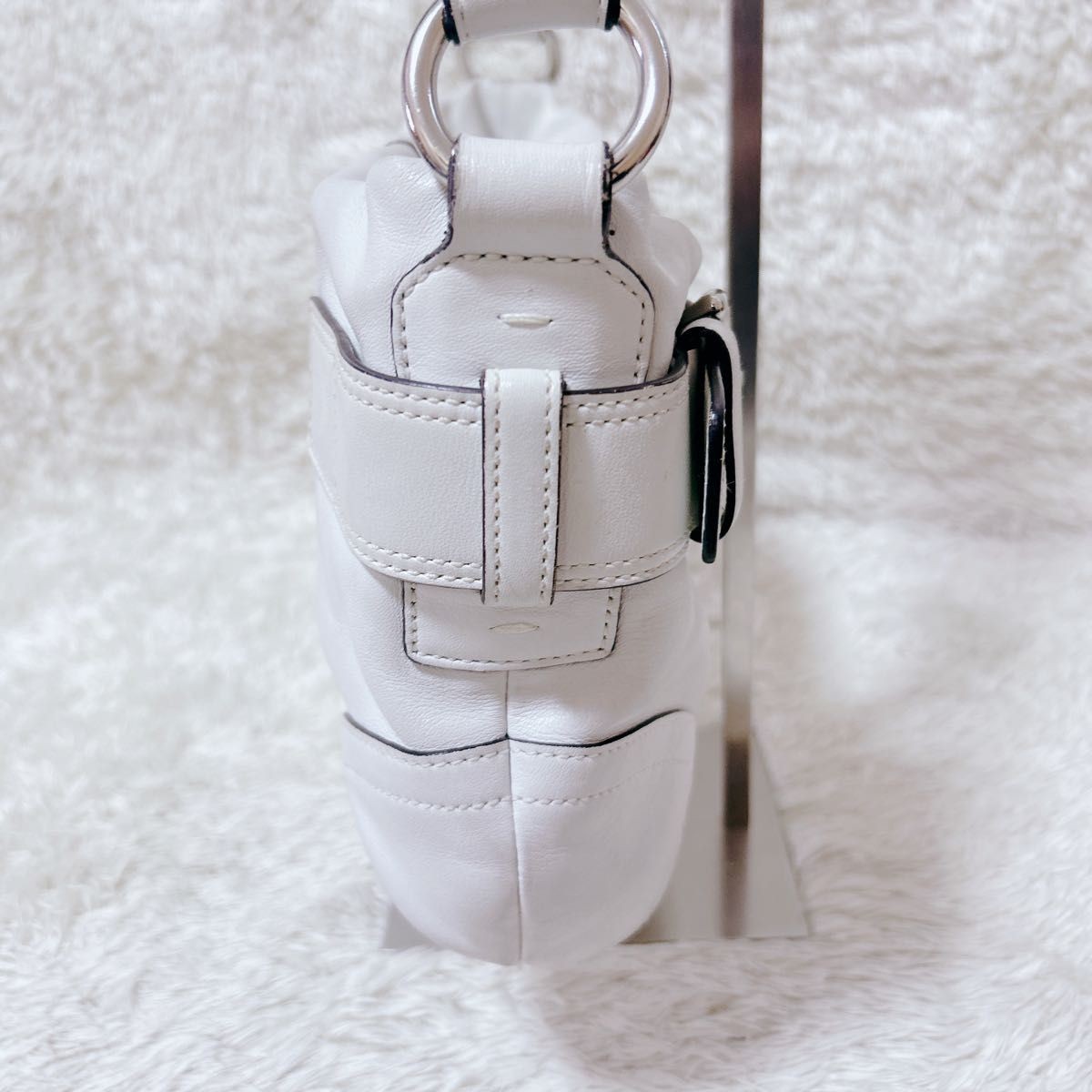 COACH Soho White Leather Shoulder Bag Women Silver Buckle Strap 33cm 21cm Auth