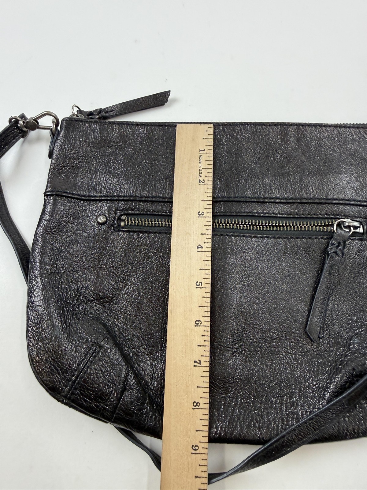The Sak Crossbody Bag Womens Medium Black Leather Zip Pocket Adjustable Strap