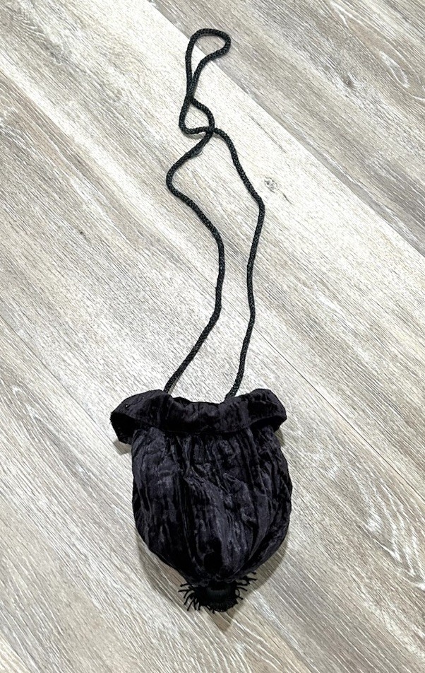 Vintage La Regale Drawstring Pouch Round Black Evening Bag Tassel Accent