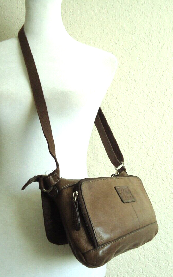 Fossil Women’s Leather Crossbody Brown Bag Brown Size 10x6x2.5 in-