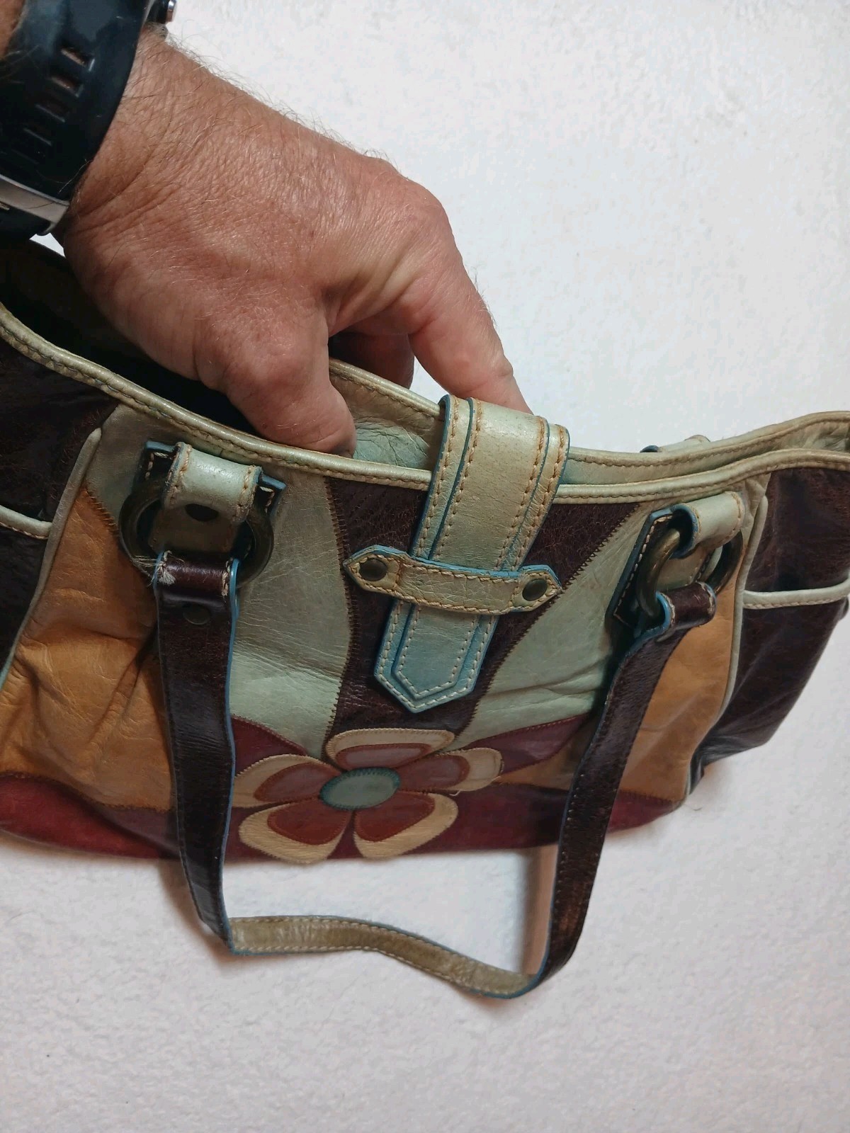 RARE Isabella Fiore Leather Handbag Boho Strap Snap Pockets Retro Hippie Style
