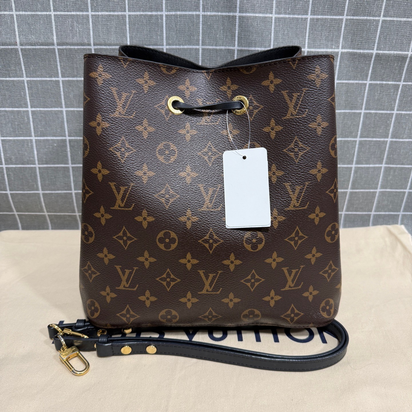 Louis Vuitton Pre-Owned Authentic Néonoé Bucket Bag M44020 26.0x 26.0x 17.5 cm