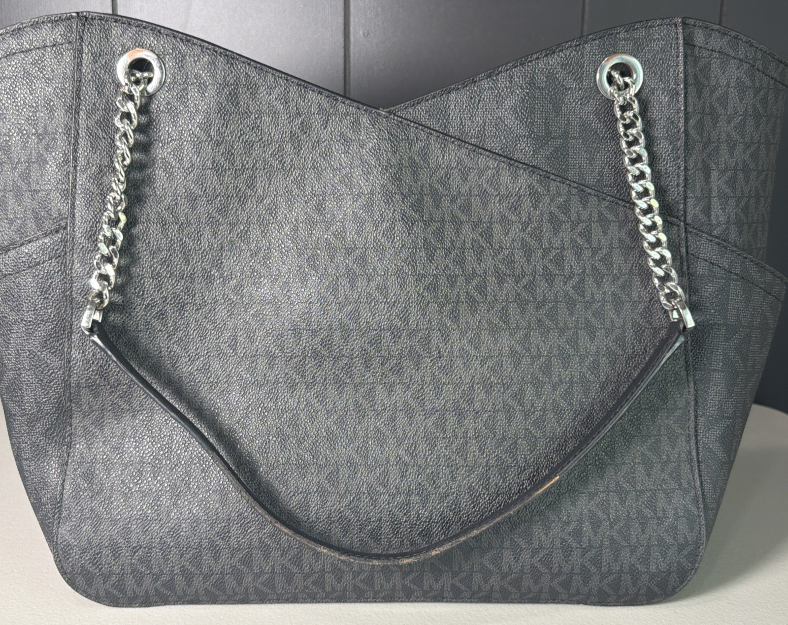 Michael Kors Black Logo Chain Strap Shoulder Bag with Inner Pockets