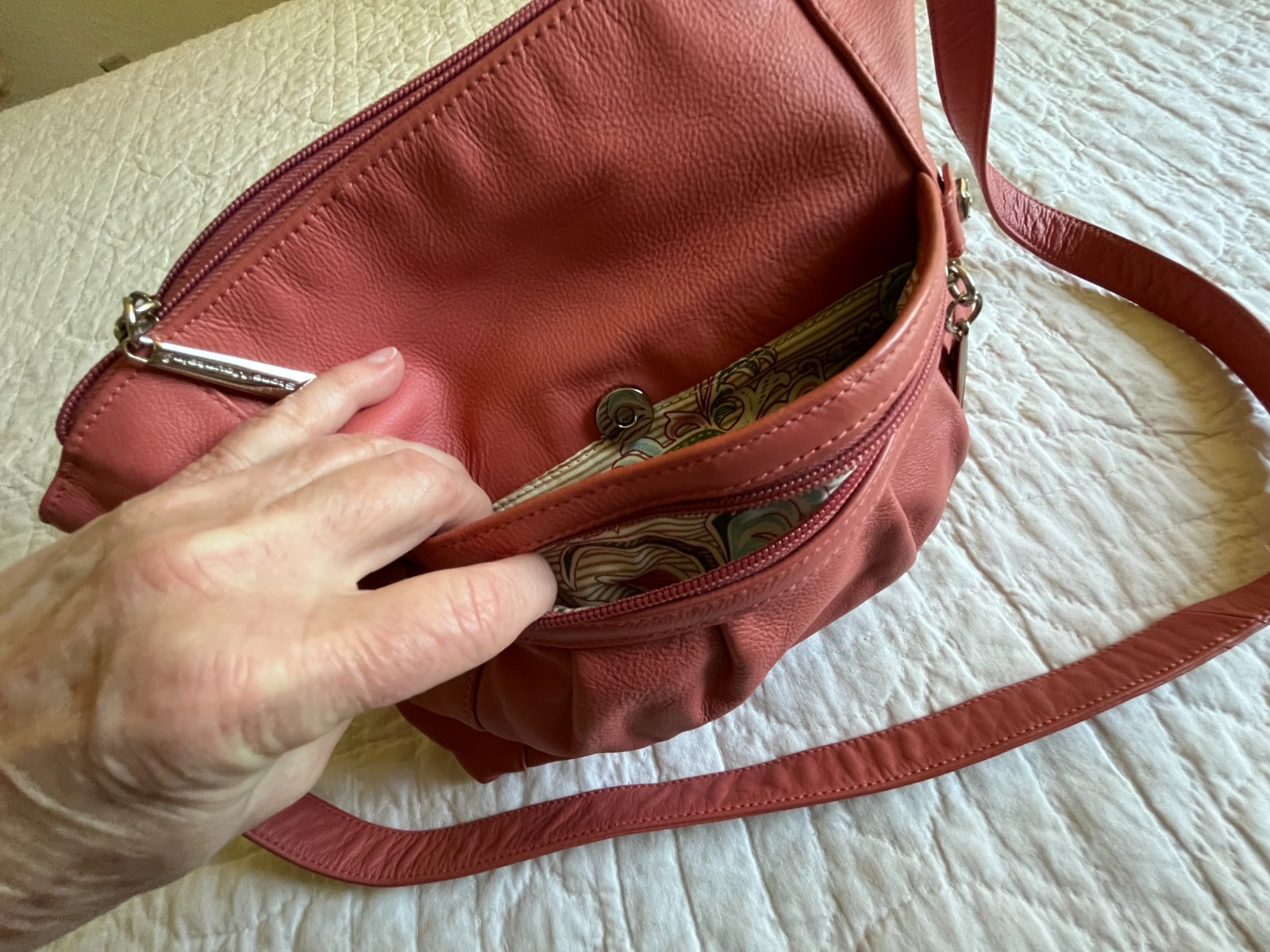 Stone Mountain Terra Cotta Soft Supple Leather XBody Purse Pockets! XLNT