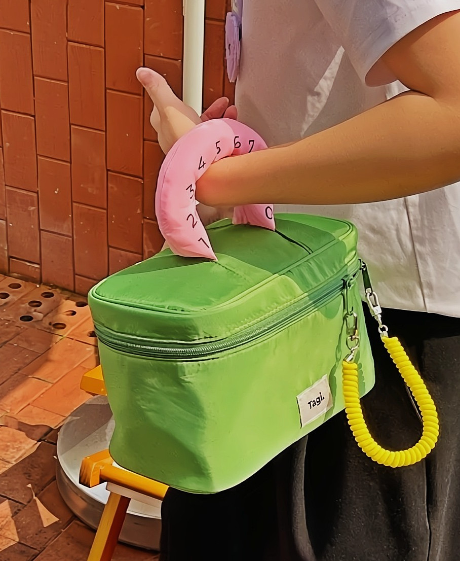 Tagi Hadou Callme Storage Bag Chubby Buggy Large Capacity Cosmetic Travel Case