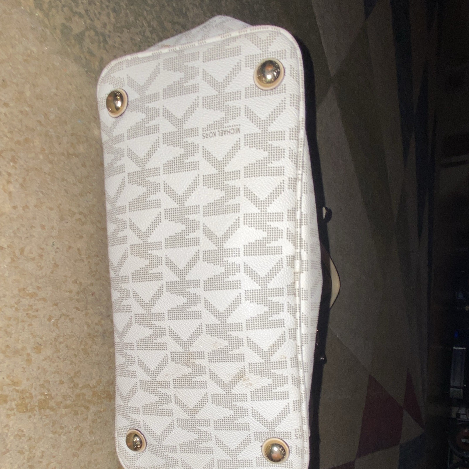 Michael Kors Logo Tote Bag White Large Zip Gold Hardware Charm Inner Pockets