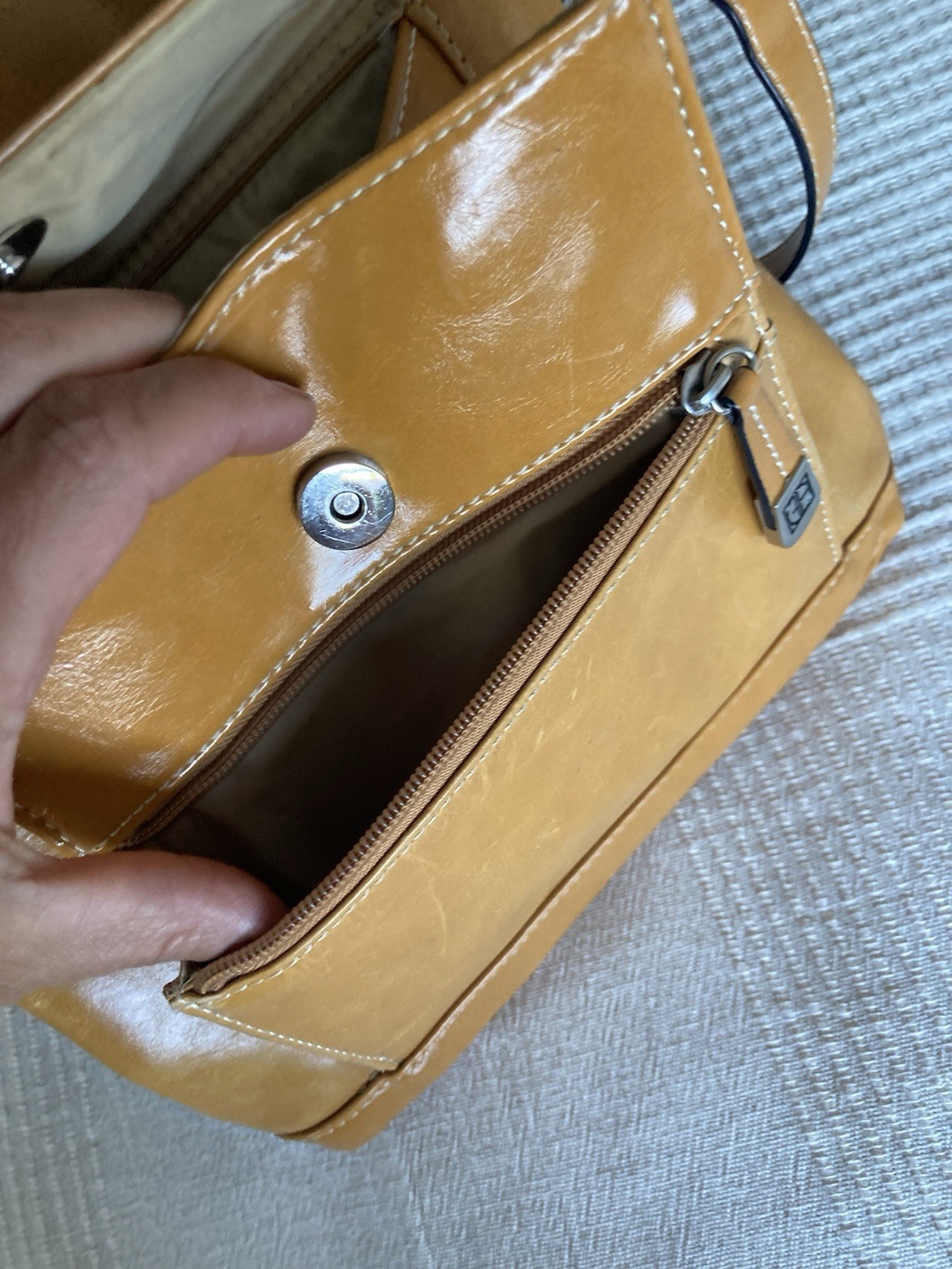 Vintage GIANI BERNINI Classic Modern LEATHER Womens Crossbody Purse 10×10” 13oz