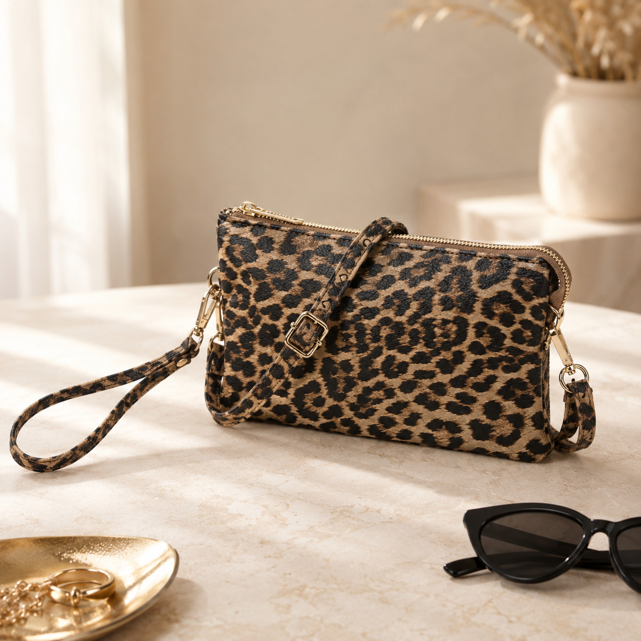 Jen & Co Riley Leopard Crossbody Wristlet Purse 3 Compartment Vegan Leather