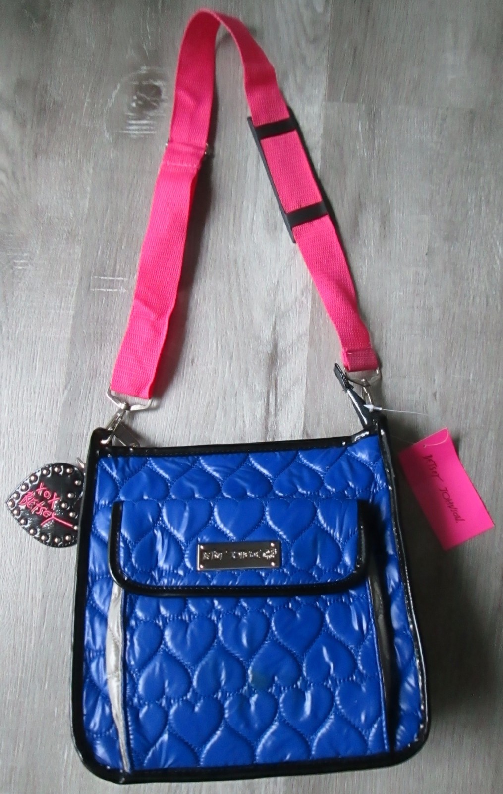 NWT! BETSEY JOHNSON BE MINE BLUE/GREY CROSS BODY HEART PUFFER BAG WITH HANG TAG!