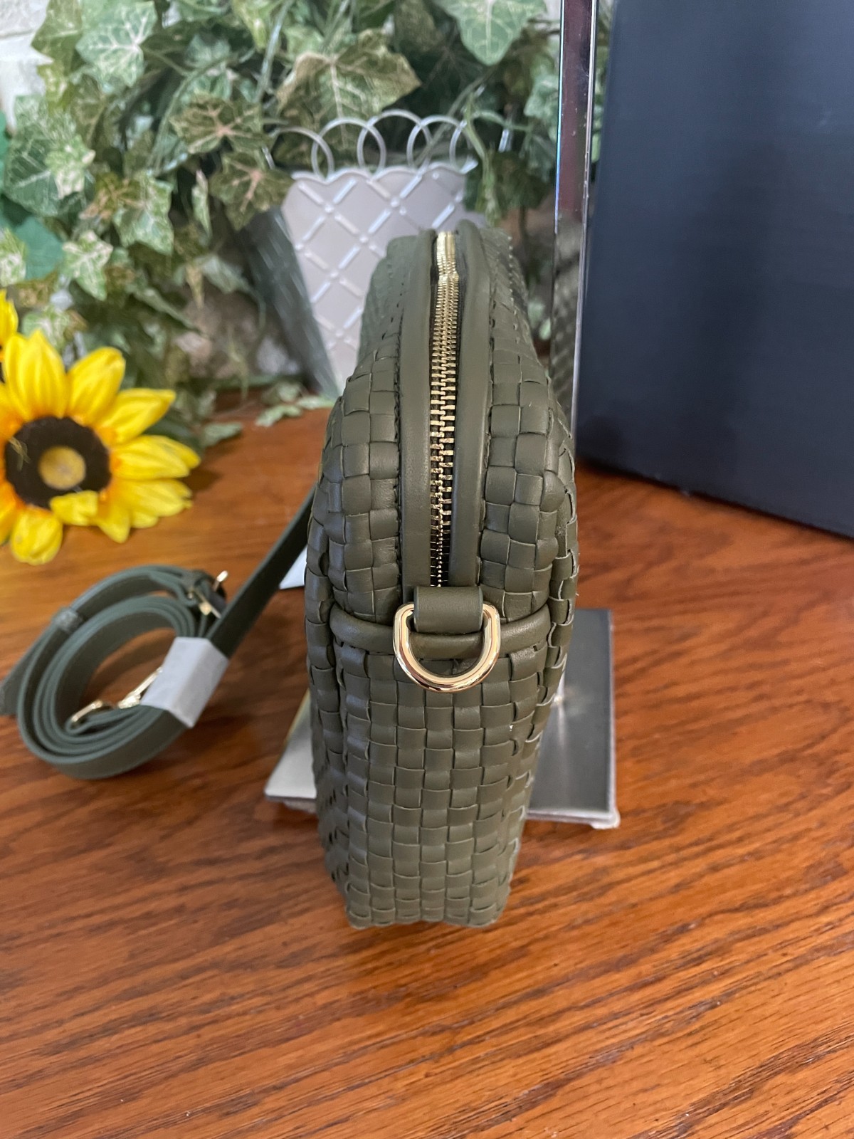 NWT QUINCE ITALIAN LEATHER HANDWOVEN CROSSBODY BAG OLIVE HANDBAG MSRP $102