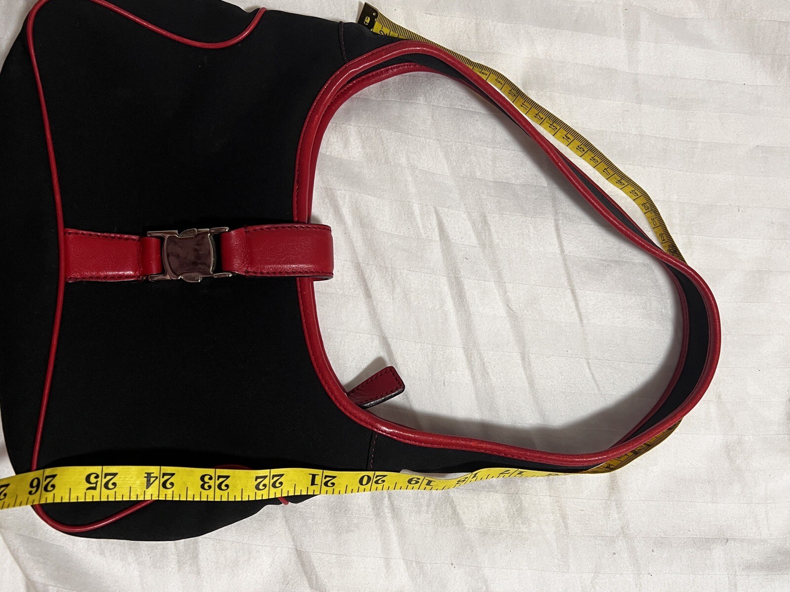Authentic Salvatore Ferragamo Vara Handbag One Shoulder Bag AU-21-0734 Black Red