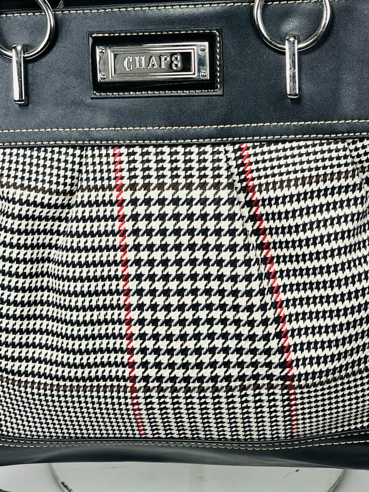 CHAPS Vintage Black Red Beige Houndstooth Handbag Crossbody W/ Chain Strap EUC