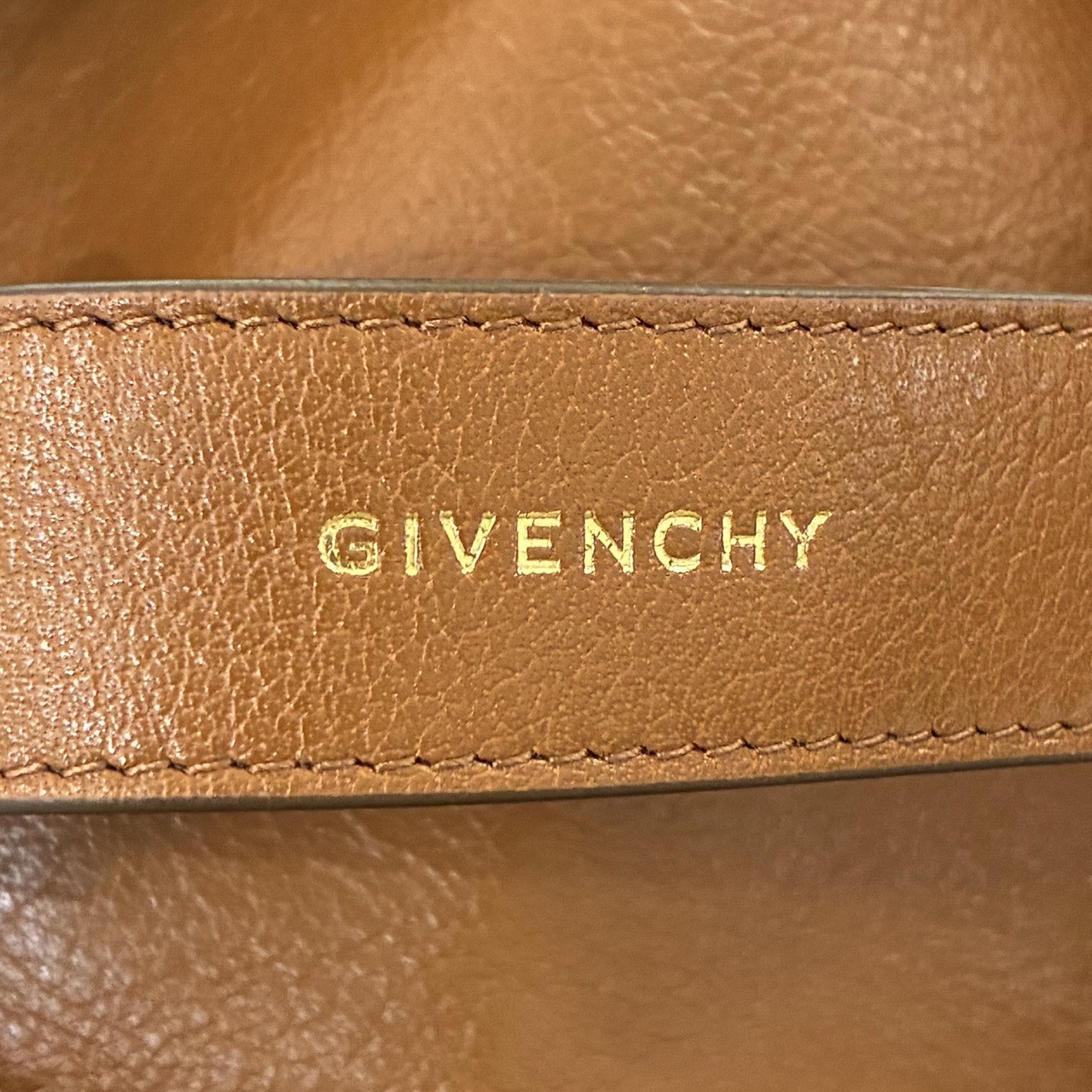 GIVENCHY MEDIUM VOYOU BAG IN GRAINED SOFT TAN LEATHER W/GOLD HARDWARE NEW *$2450