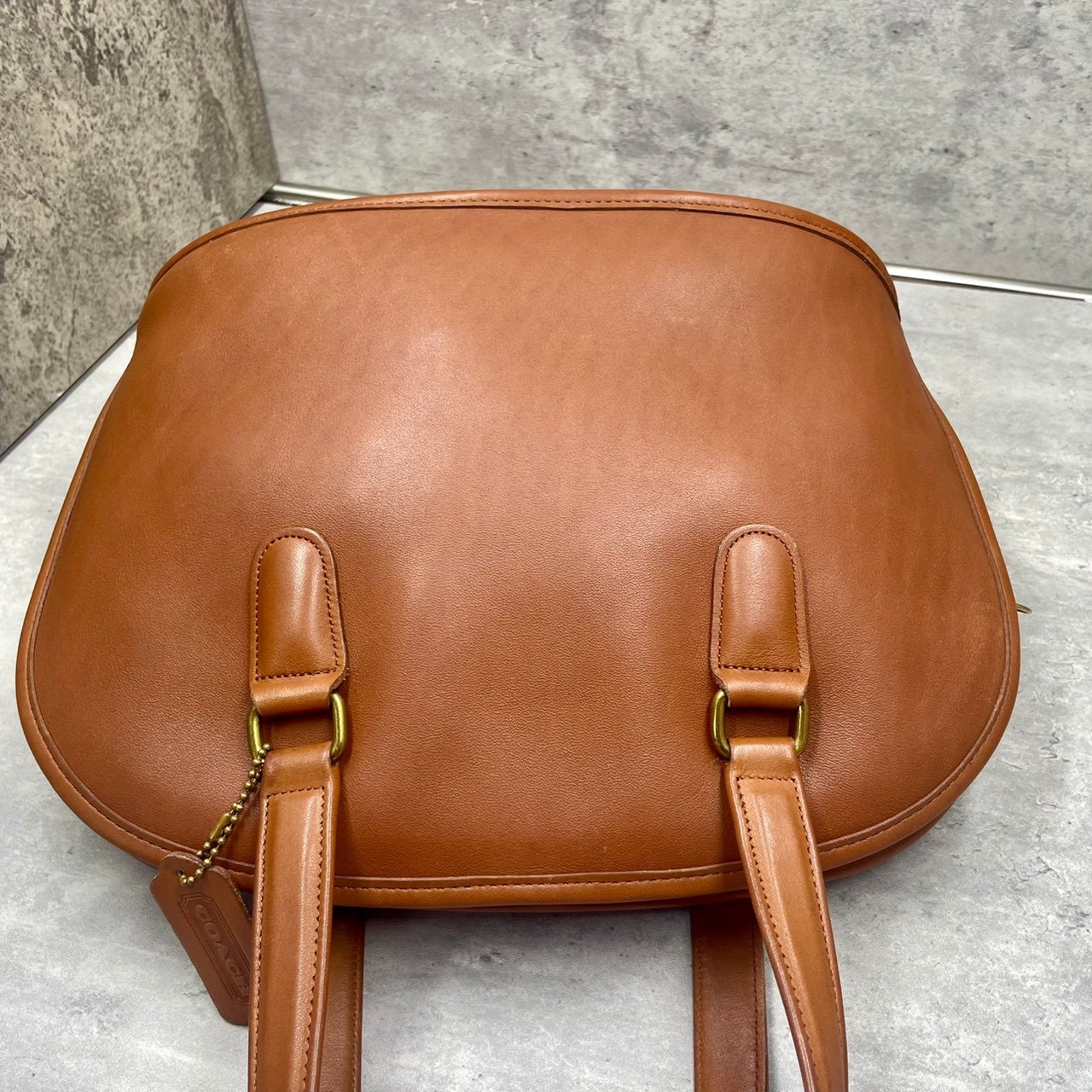 COACH Pelham 9958 Dome Glove Tanned Leather Gold Hardware Authentic Brown