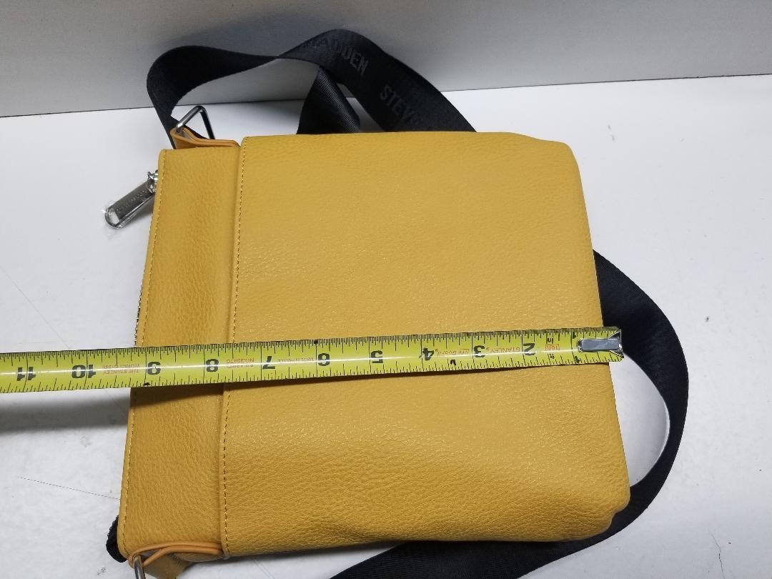 Steve Madden Logo Crossbody Bag yellow and Black new w/o tags