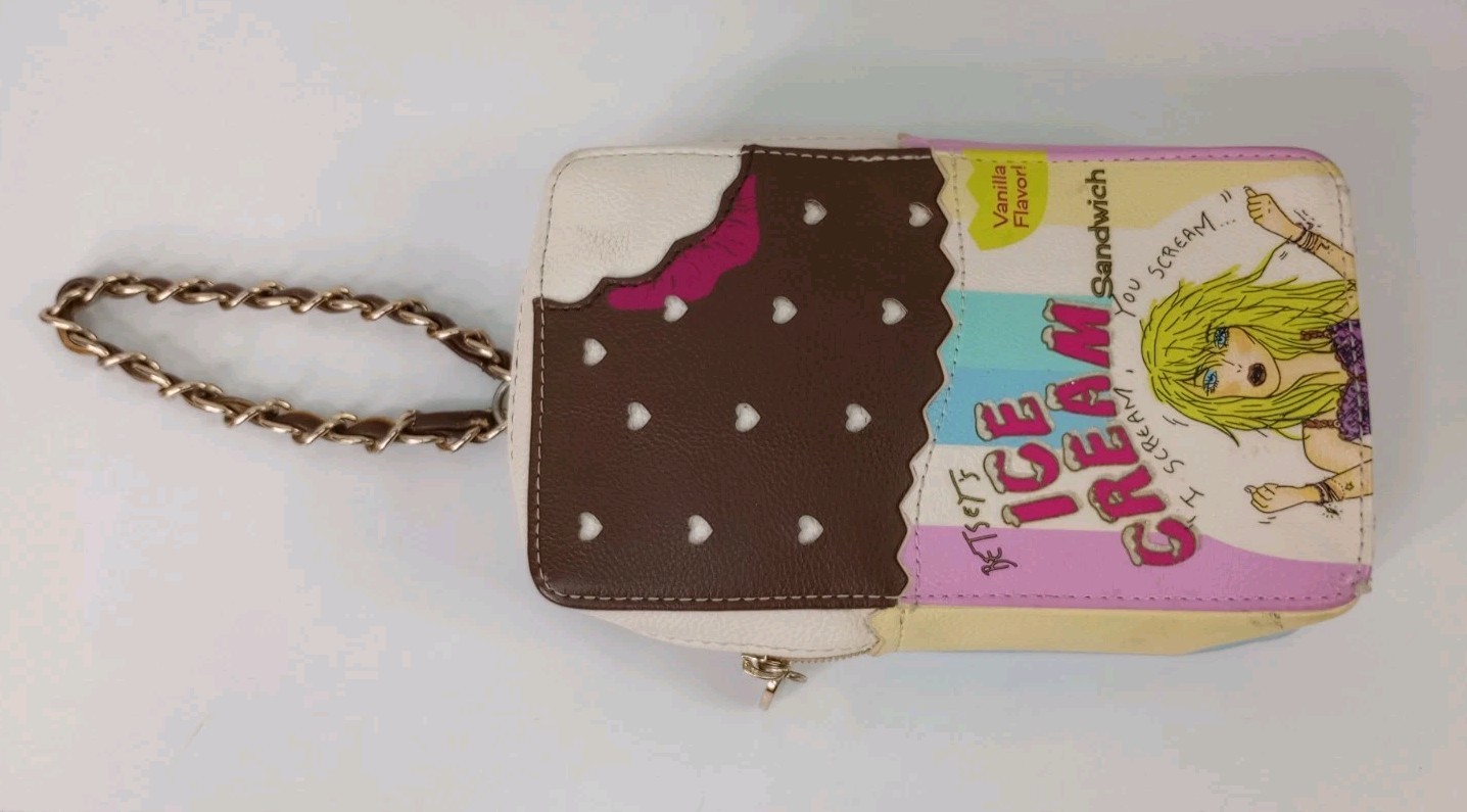 Betsey Johnson Ice Cream Sandwhich Wristlet Brown Gold Chain BJ56035H 7.5″ READ