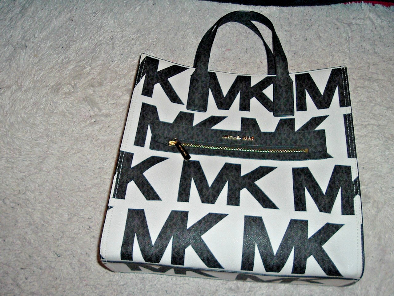 Michael Kors Kenly LARGE Tote Bag 14″ by 14″ Optic White Retails $398.00