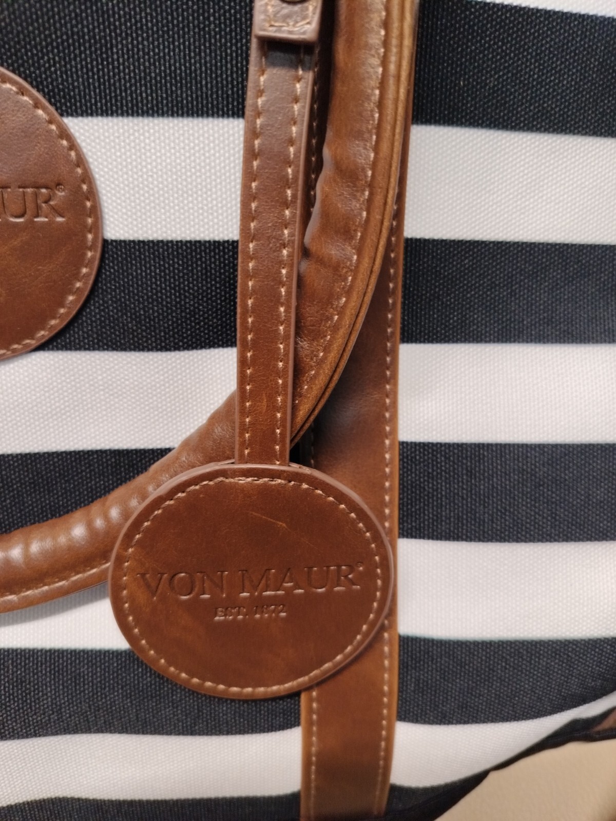 Von Maur Tote Vag