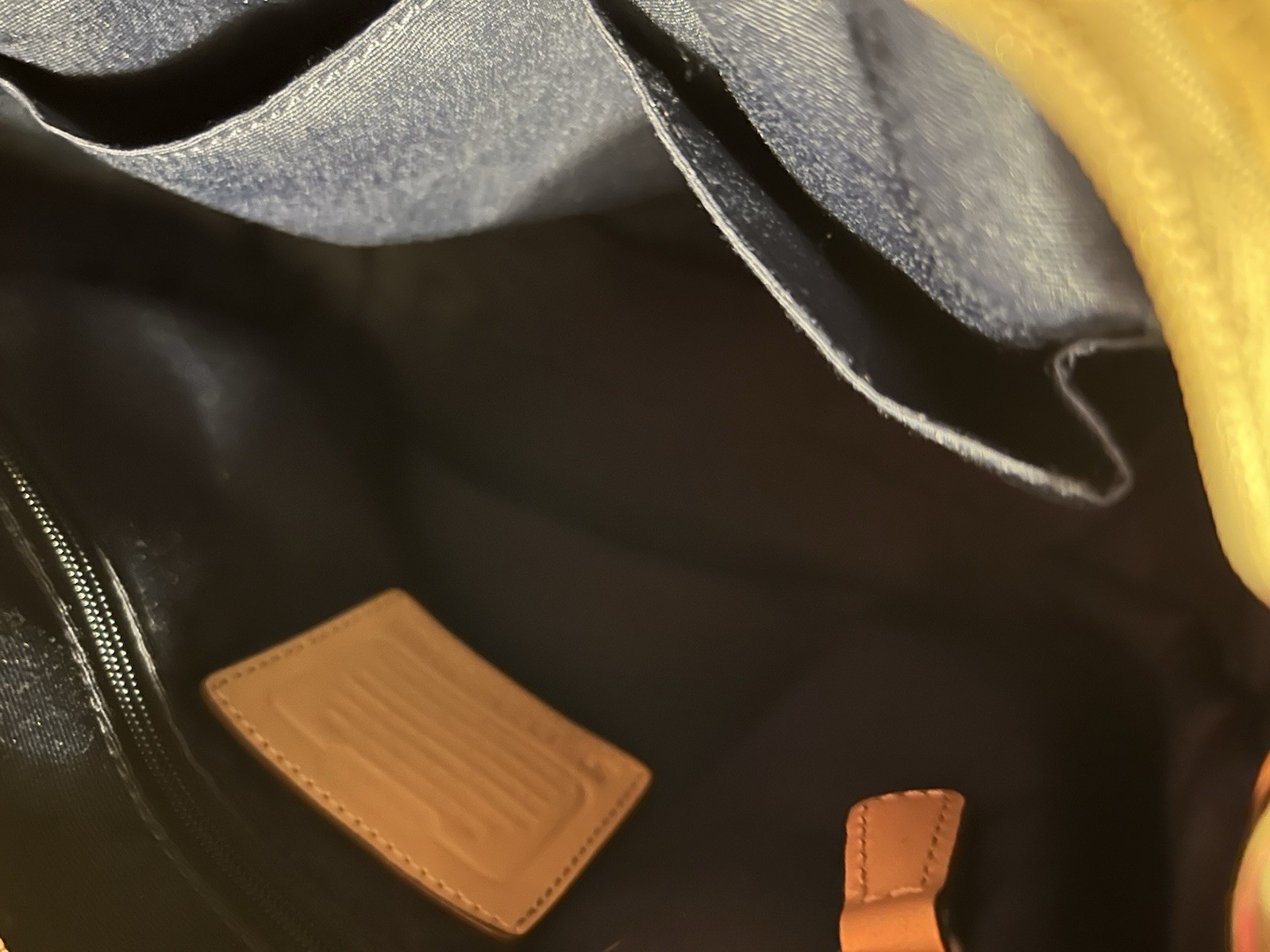 Coach Versatile 2way Hand or Shoulder bag Featuring the Iconic Signature Pattern