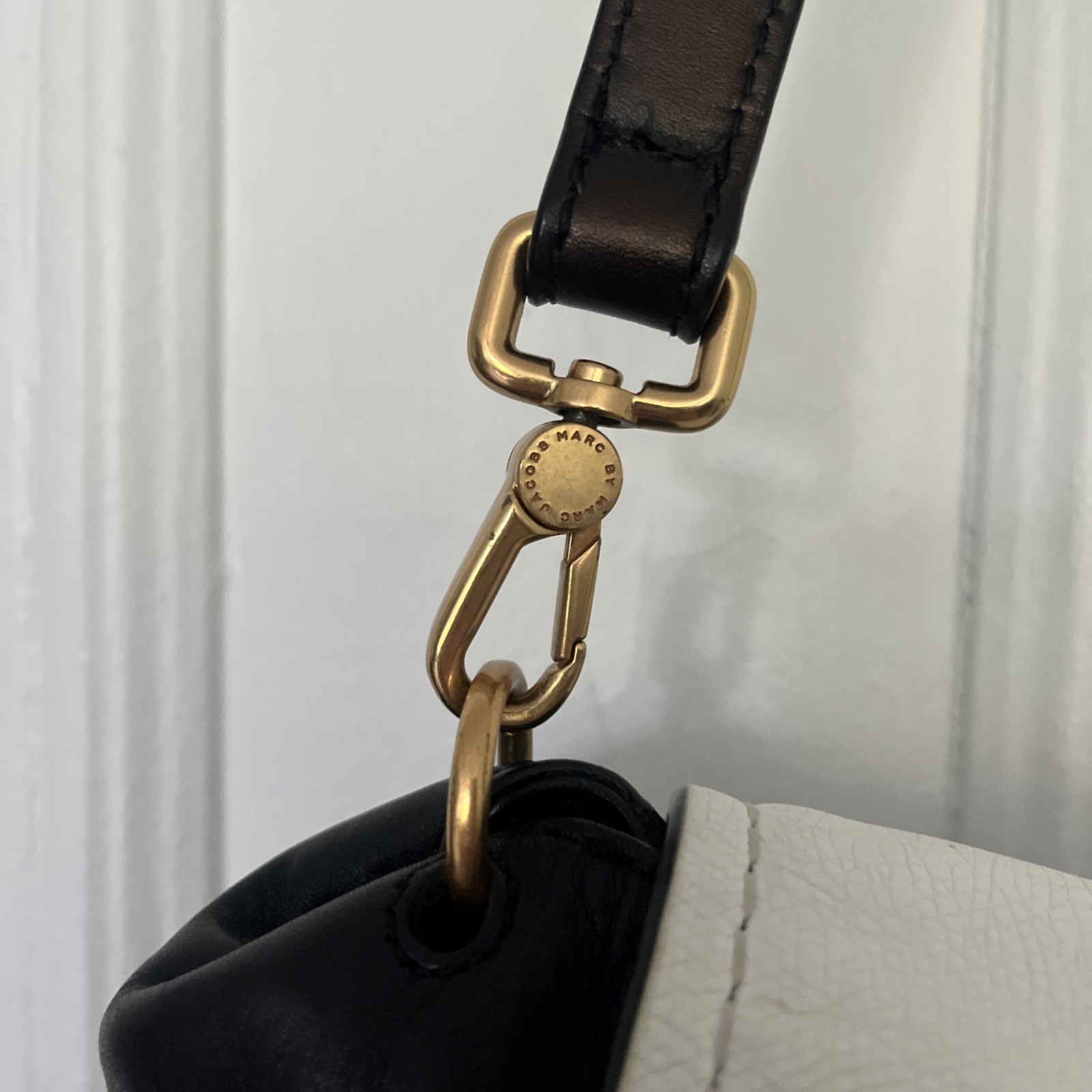 Marc by Marc Jacobs Leather Shoulder Bag Beige Black White Gold