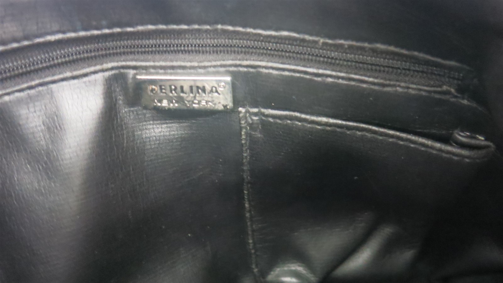 PERLINA NEW YORK BLACK LEATHER SHOULDER HANDBAG