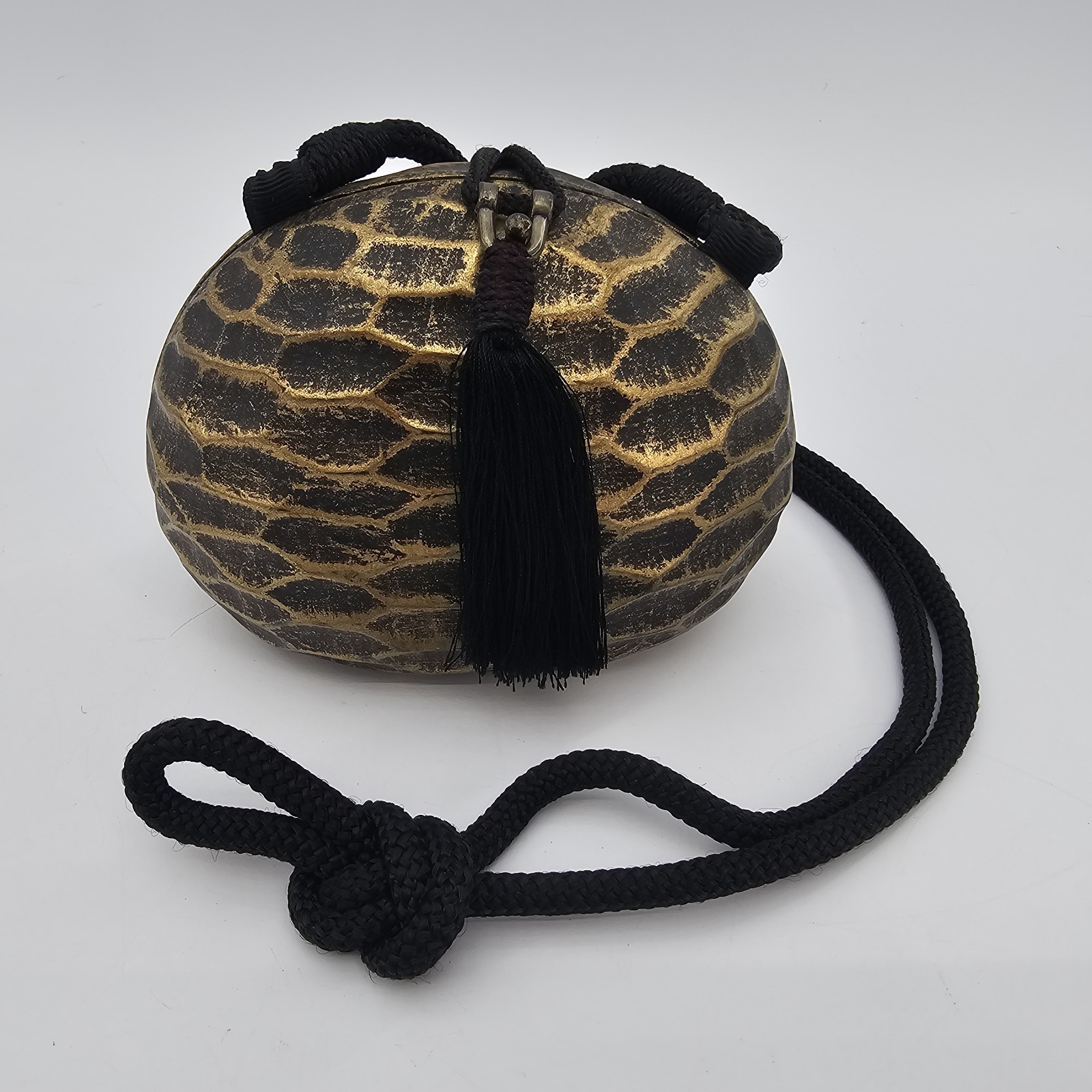 TIMMY WOODS Wooden Dimpled Black & Gold Hinged Clutch Cross Body Bag Tassel